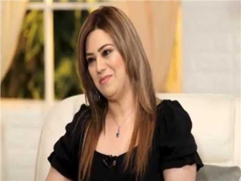 خبيرة إتيكيت: «كلوا الأرز بإيديكم في هذه الحالة»