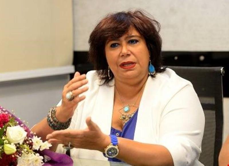 الفنانة الدكتورة إيناس عبد الدايم وزيرة الثقافة 
