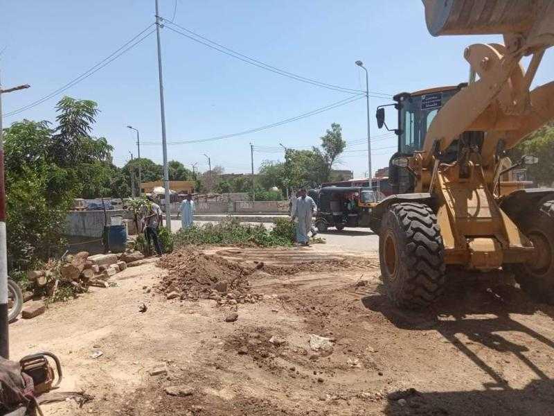 ضمن مبادرة دشنا بثوبها الجديد.. تمهيد الطرق لتوسعة الكباري