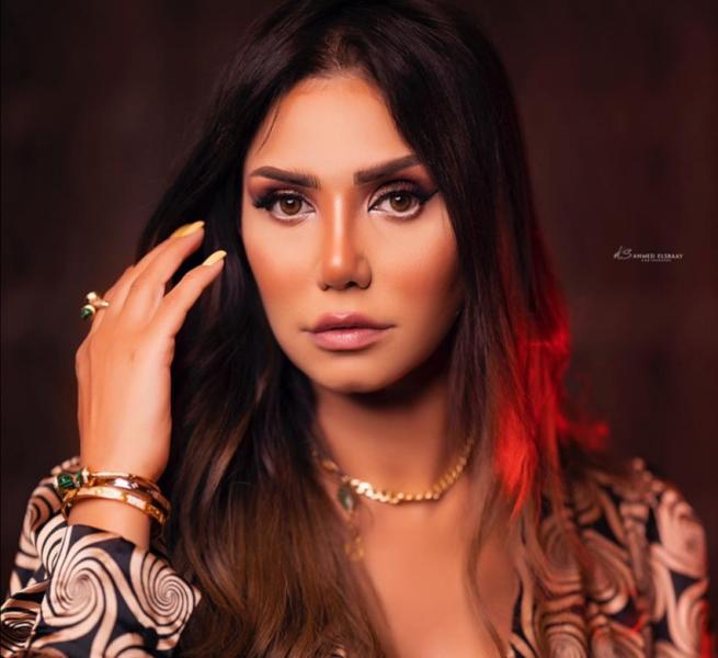 إيناس عزالدين 