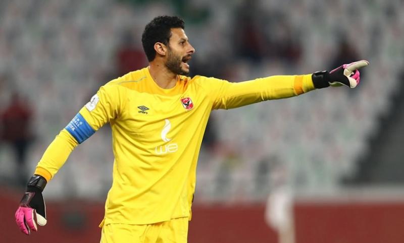 نجم الأهلي يكشف موقف صادم عن محمد الشناوي
