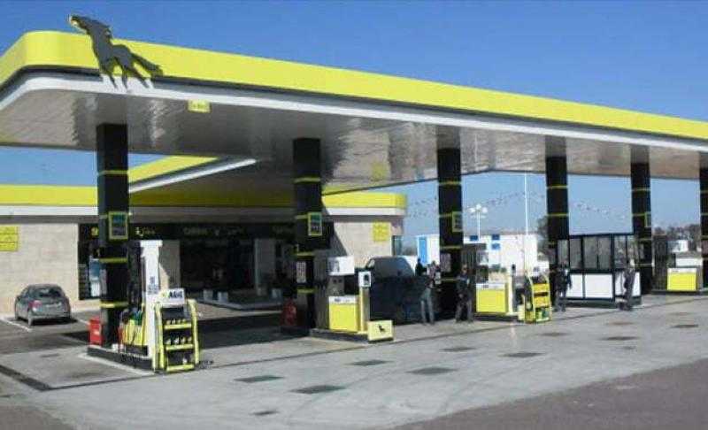 ليبيا تمنح تونس 30 ألف طن من البنزين