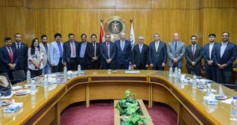 قريبًا.. استثمارات هندية بقطاعات الوقود الأخضر والبرمجة باقتصادية قناة السويس