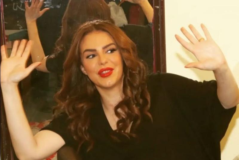 دنيا عبد العزيز 