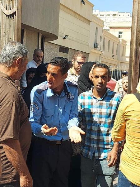 إهانة فرد أمن لكبار السن 