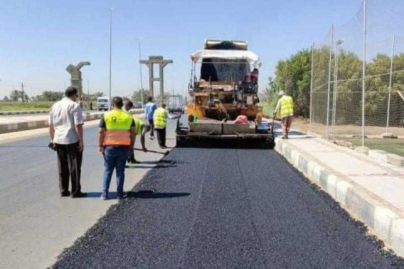 شاهد.. معاناة 100 مهاجر حبسهم قائد شاحنة داخلها وفر هاربًا بـ المكسيك