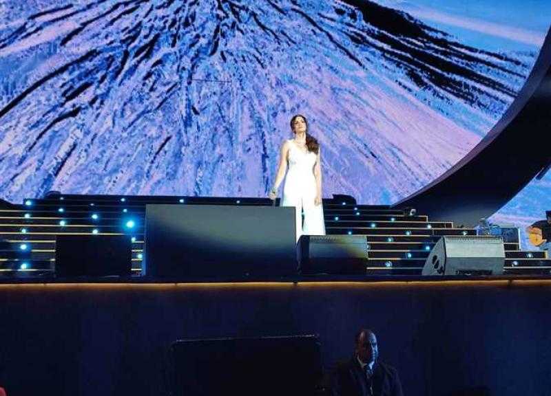 «أنا هنا في مكاني» .. آمال ماهر توجه رسالة لجمهور حفلها بالعلمين الجديدة