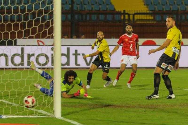 الشوط الأول.. الأهلي يتقدم بهدفين أمام المقاولون العرب