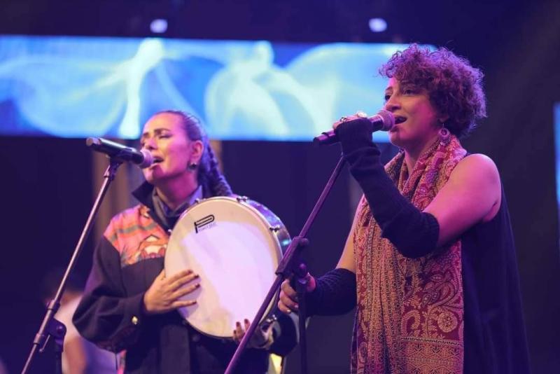 دينا الوديدي تلتقي جمهورها على مسرح النافورة اليوم