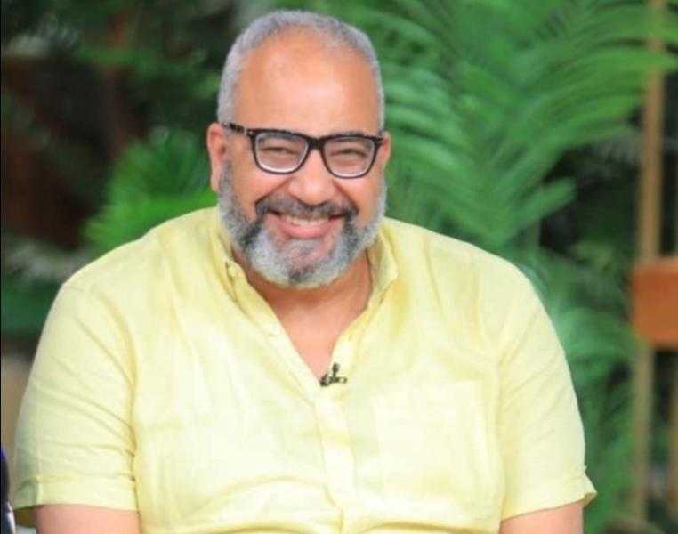 بيومي فؤاد يروج لـ «تسليم أهالي» قبل أيام من طرحه| «فيديو»