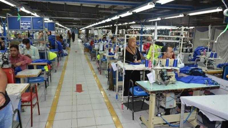 قطاع الأعمال العام والتضامن الاجتماعى يتابعان تحويل مصنع مغلق بالفيوم لمجمع ملابس