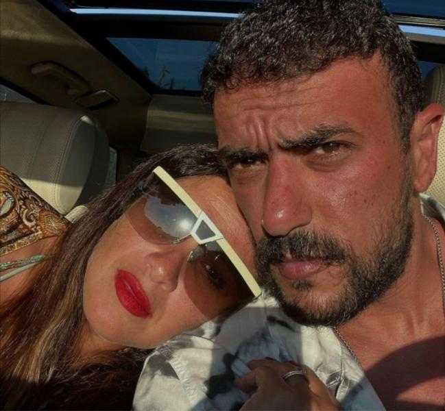 العوضي وياسمين عبد العزيز يخطفان الأنظار في أحدث ظهور من عطلتهما الصيفية| «صور»