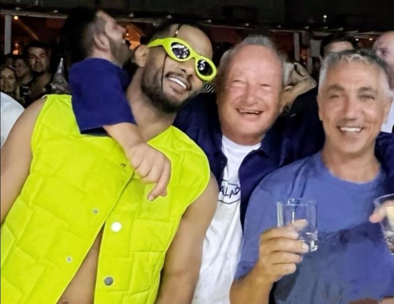 محمد رمضان ونجيب ساويرس 