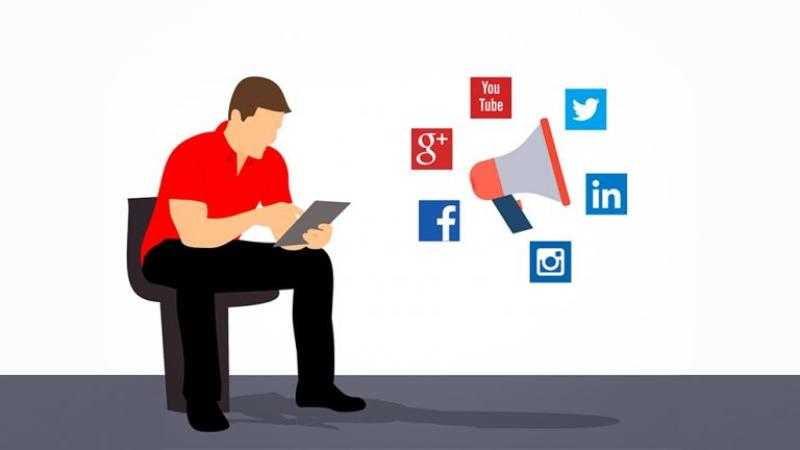 خبيرة علم نفس: 90% من محتويات السوشيال ميديا فارغة وتؤذي الأطفال - فيديو