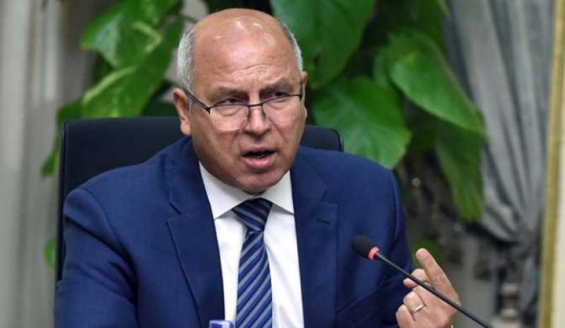 وزير النقل يروي موقفا: «قولتلهم ارموه خارج الطريق»  - فيديو