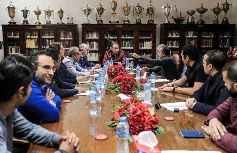 عضو إدارة الأهلي يثير الجدل قبل اجتماع الخطيب العاصف