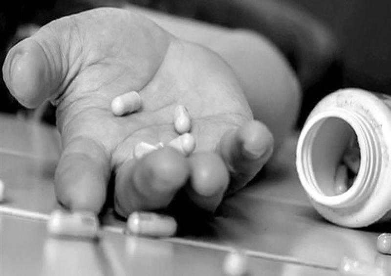 شاب ينهي حياته بسبب حبه لفتاة بالمحلة