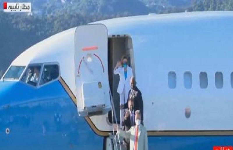 شاهد.. لحظة مغادرة نانسي بيلوسي لتايوان