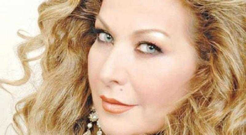 رغدة تهاجم السوشيال ميديا بسبب وفاة آثار الحكيم