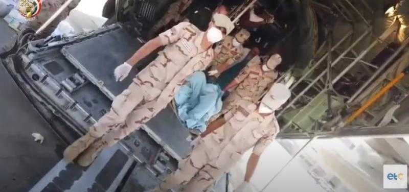 بطائرة عسكرية.. الرئيس يوجه بنقل مصابي انفجار شاحنة بـ ليبيا للعلاج بالقاهرة - فيديو