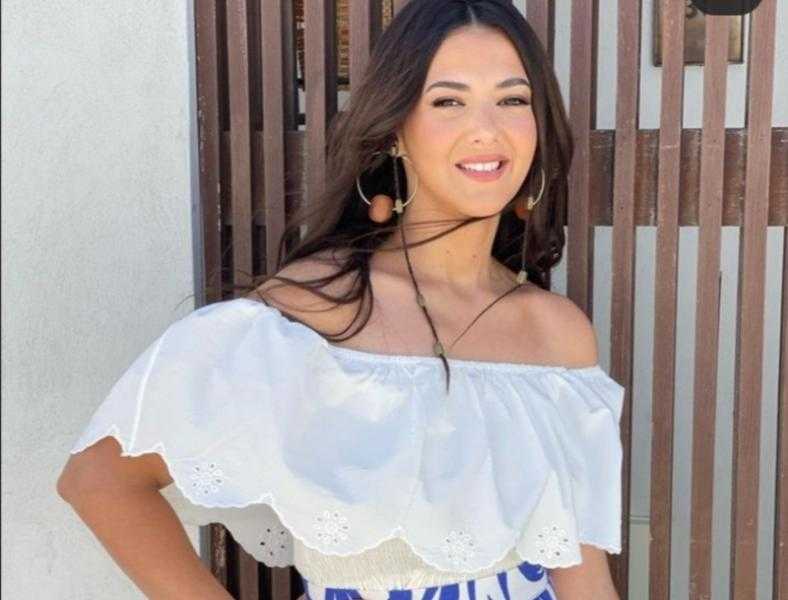 دنيا سمير غانم تخوض أولى تجاربها على المسرح بـ «انستونا»