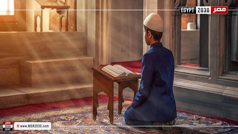 طفل يقرأ القرآن 