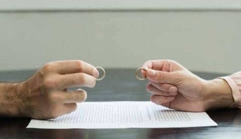 انفصال فنان شهير عن زوجته بعد أيام من الزفاف لسبب غريب