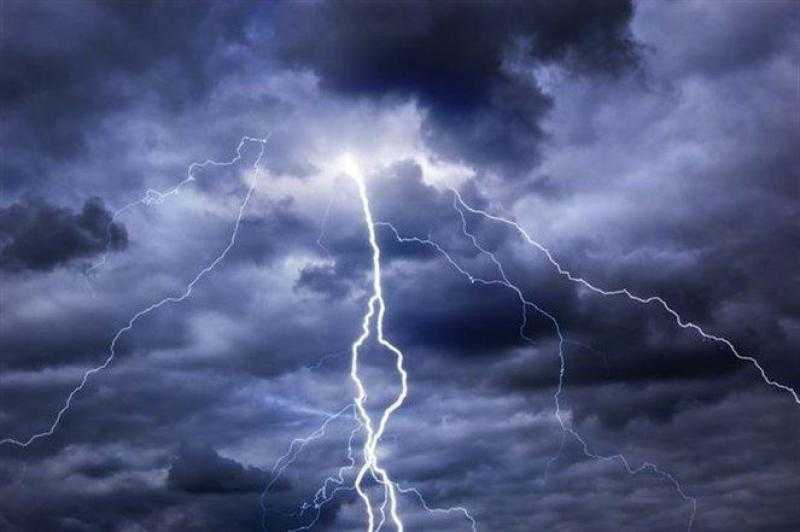 عاجل.. الأرصاد: أمطار رعدية بهذه المناطق غدًا - فيديو