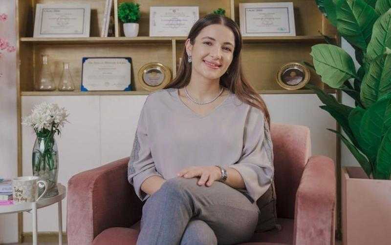 كندة علوش تحتفل بعيد ميلاد شام الذهبي وهذه رسالتها لها