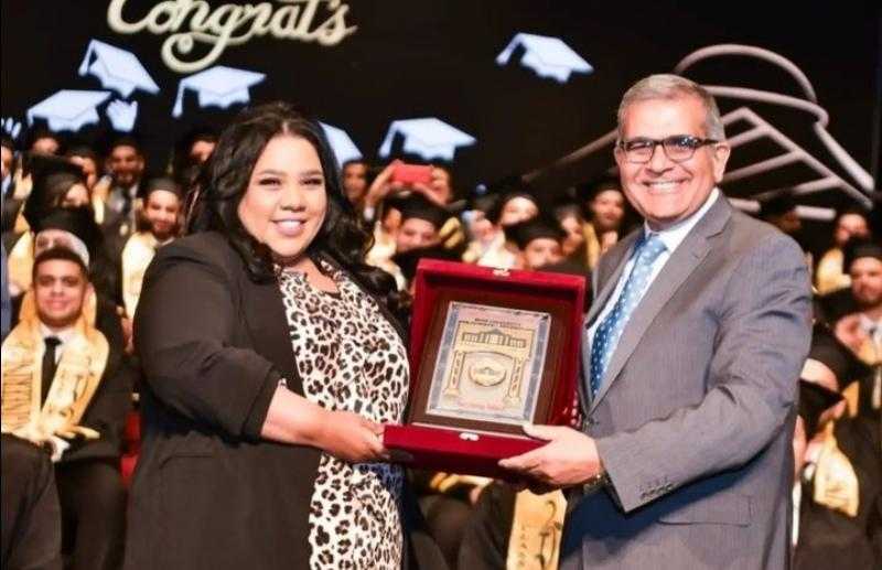 جامعة مصر للعلوم والتكنولوجيا تكرم شيماء سيف «صور»