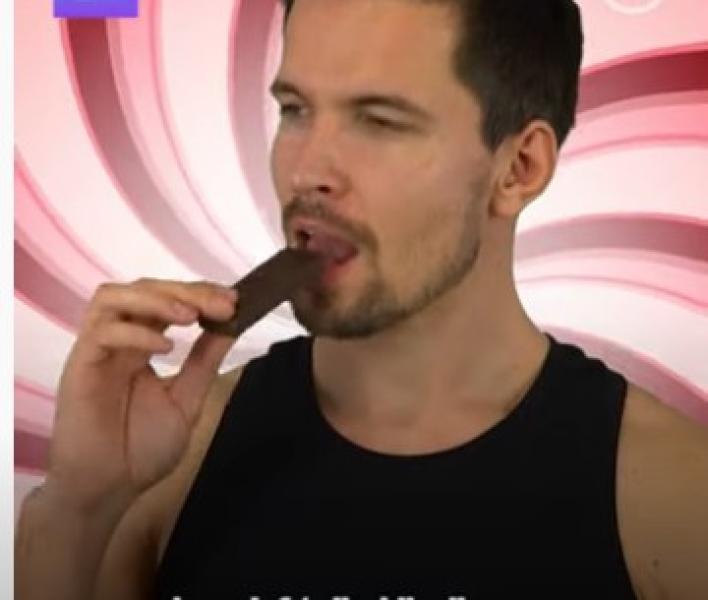 «وظيفة شاغرة».. شركة كندية تطلب متذوقا للحلوى بأجر خيالي - فيديو