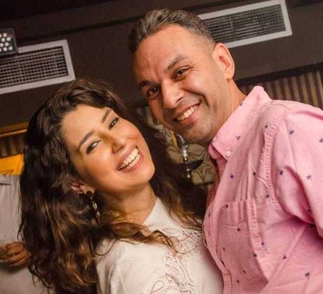 بعد أنباء الطلاق.. تصرف صادم من أيتن عامر تجاه زوجها محمد عز العرب