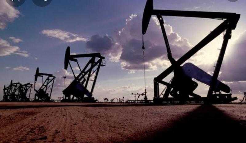 بعد رفع السعودية لأسعار النفط الآسيوي.. خسائر فادحة للولايات المتحدة