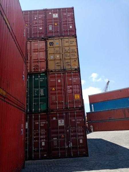 ”قطاع الأعمال” تعلن وصول أول شحنة من ماكينات الغزل والنسيج الحديثة