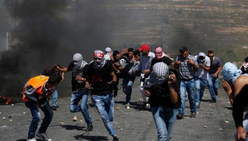 مواجهات بين الفلسطينين وجيش الاحتلال في رام الله