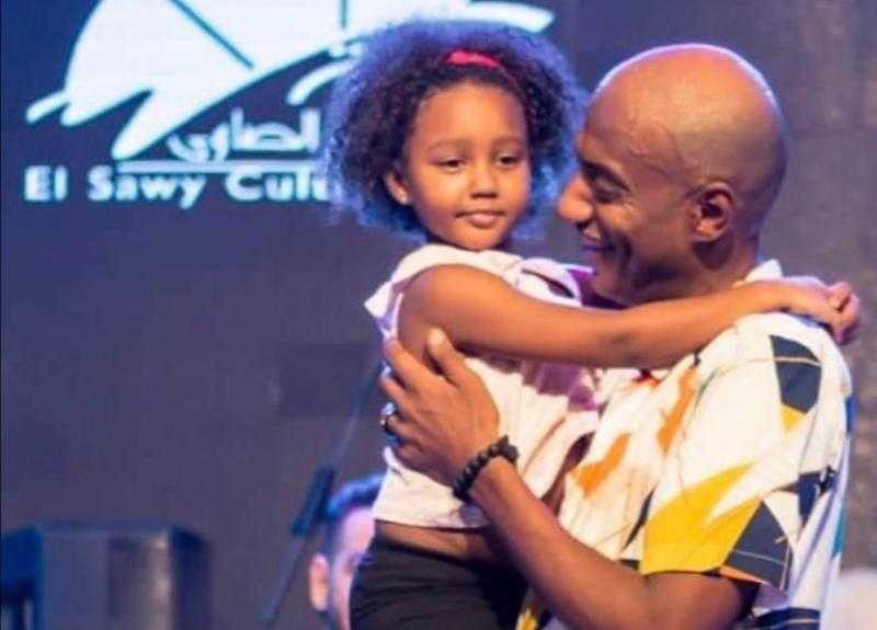 أمير صلاح الدين يبهر متابعيه في أحدث ظهور له برفقة ابنته| «صور»