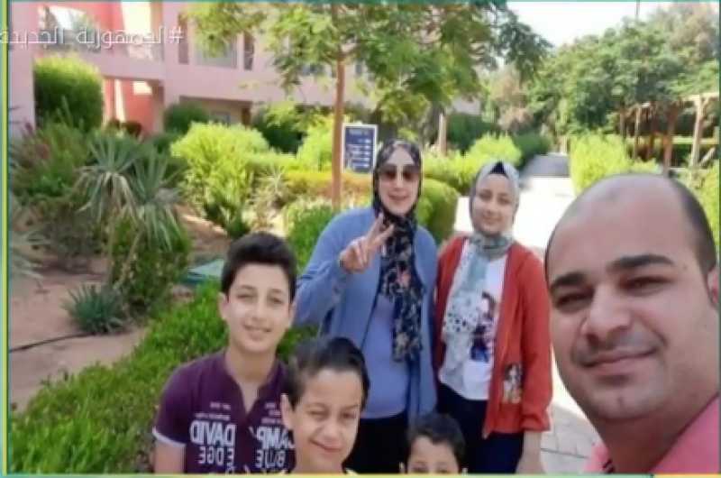 أم لـ4 أطفال تنجح بالثانوية العامة تروي مأساتها مع التعليم المفتوح.. فيديو