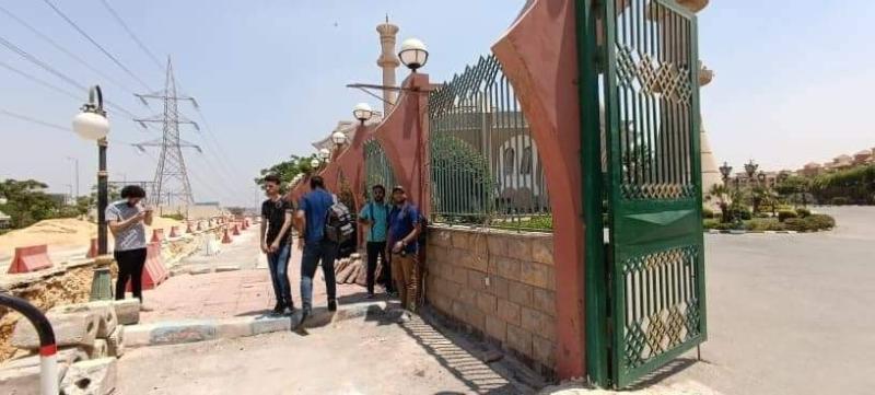 جنازة رجاء حسين.. أشرف زكي الحاضر الوحيد من الوسط الفني