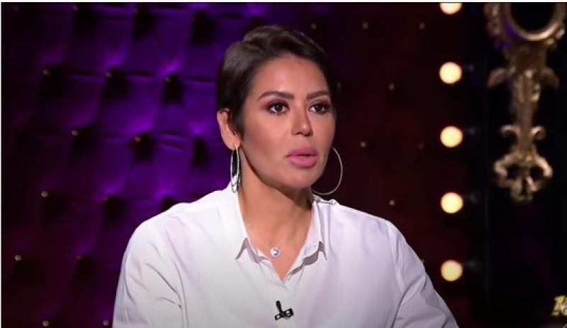 رافضة الإفصاح عن ديانتها.. لقاء الخميسي: كنت هطلق بسبب رقصة «فيديو»