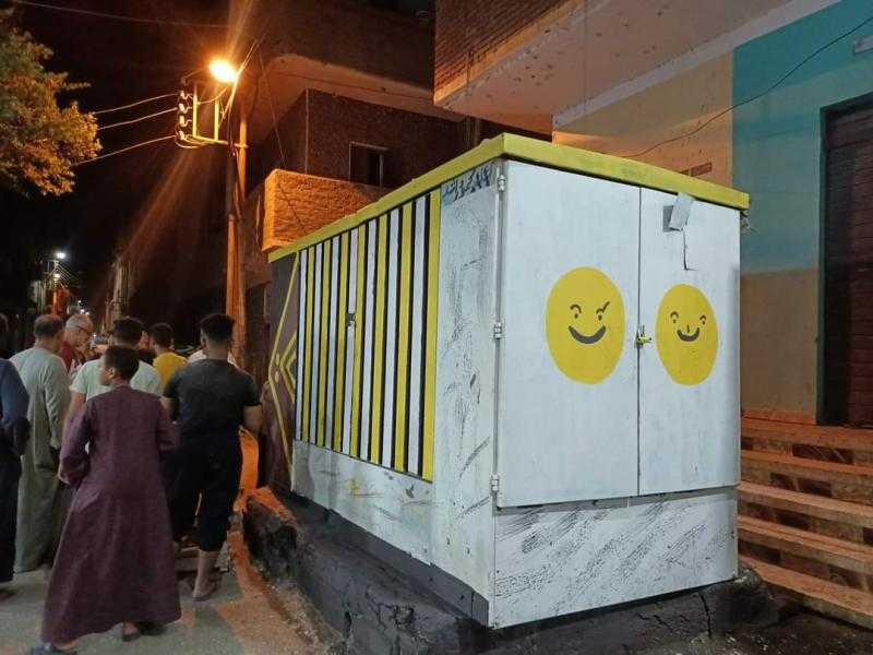 شباب دشنا يتطوع بتجميل وتزيين المدينة