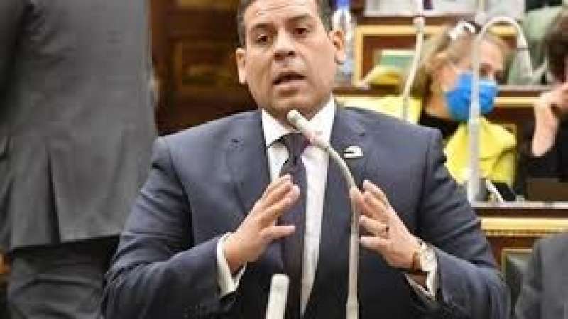 أحمد نشات 