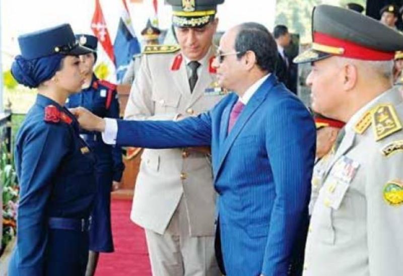 الرئيس السيسي أثناء تخريج الدفعات العسكرية