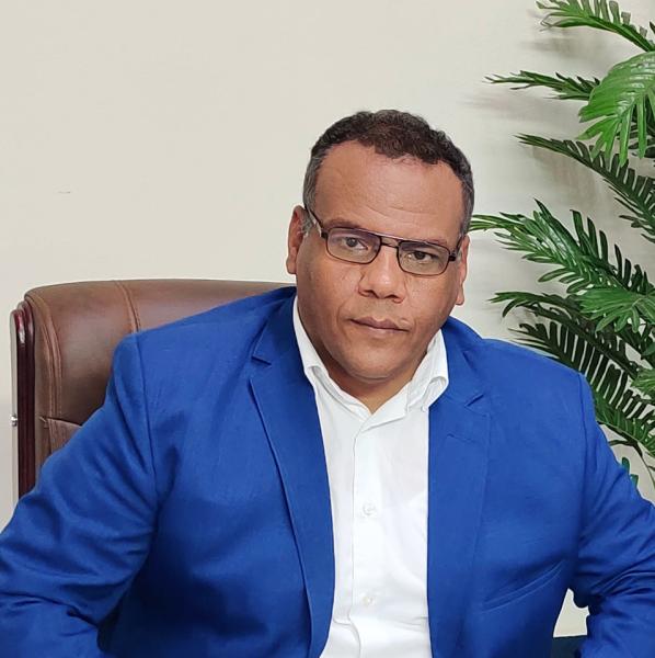 أبو بكر الديب الخبير الاقتصادي 