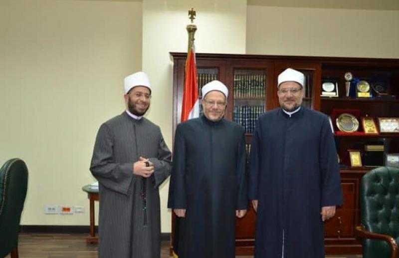 أسامة الأزهري يهنئ شوقي علام مفتي الجمهورية للتجديد له في منصبه