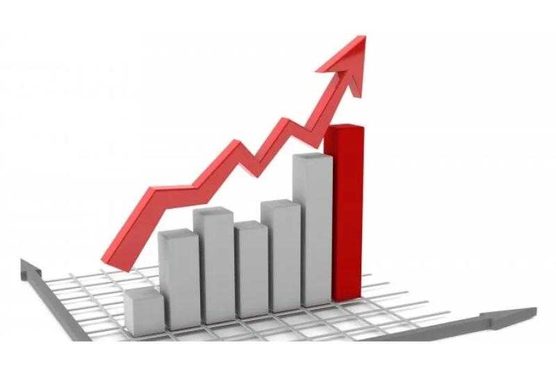 خبير مصرفي يتوقع برفع أسعار الفائدة 1%.. اعرف الأسباب
