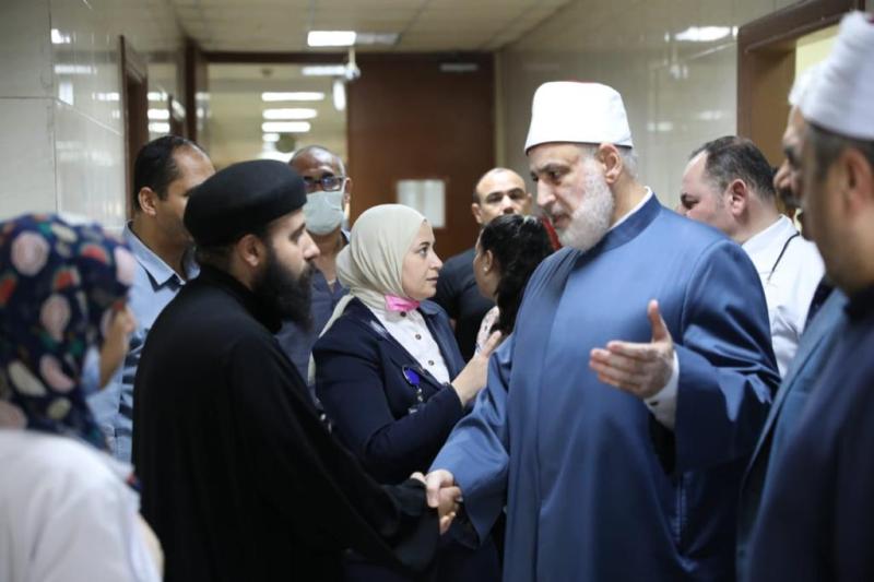 الضويني يزور مصابي كنيسة الجيزة على رأس وفد من قيادات الأزهر