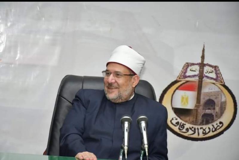 وزير الأوقاف خلال اجتماعه 