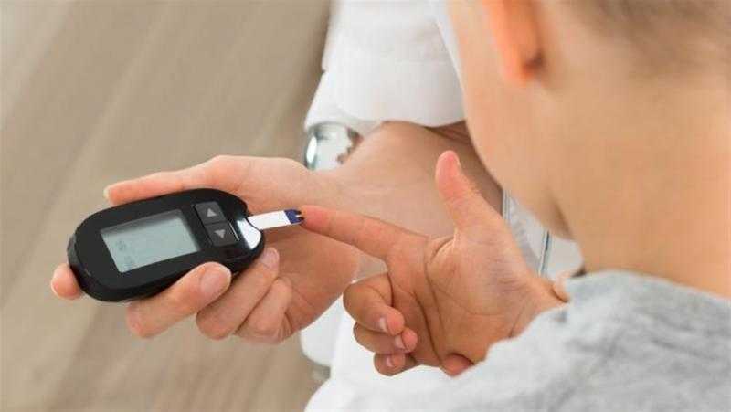 للأمهات.. احذري هذه العلامات تشير لإصابة طفلك بالسكر «فيديو»