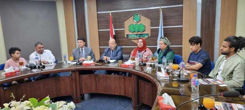 وفد من المصريين بالخارج يزورون مصانع العاشر من رمضان