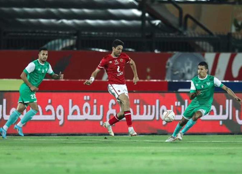 الأهلي ضد إيسترن كومباني